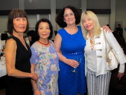 BB 04 FRIENDS HAPPY TIMES